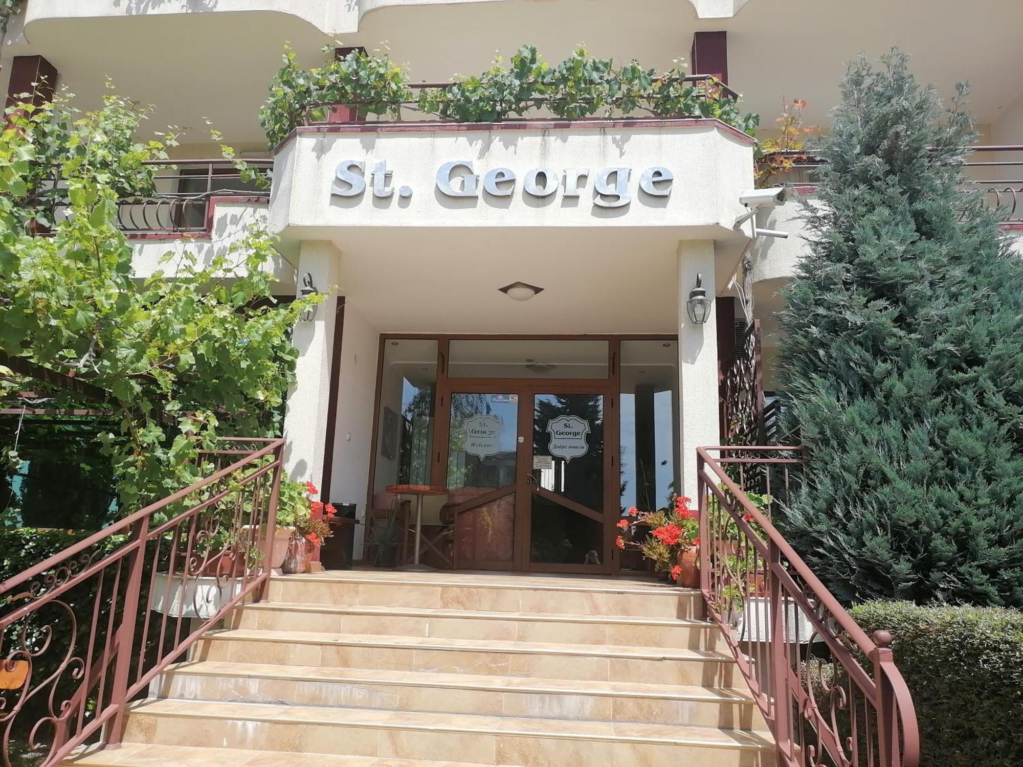 St. George Konukevi 2*